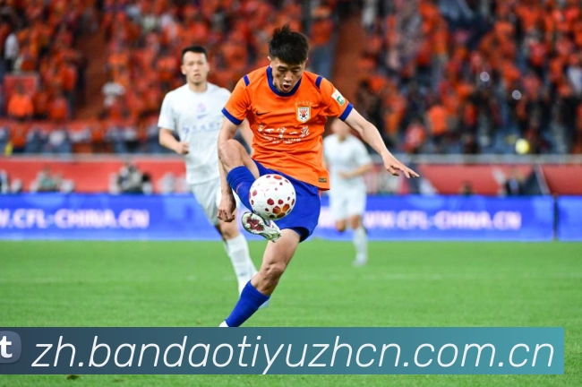 莱昂纳德快船生涯第二五二次单场得分二十超越布兰德升队史第四位赛场复盘:最新赛事动态与深度分析 莱昂纳德快船生涯第二五二次单场得分二十超越布兰德升队史第四位赛场复盘:最新赛事动态与深度分析